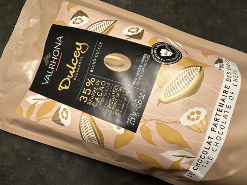 Valrhona Choklad Dulcey 35% (250 g)