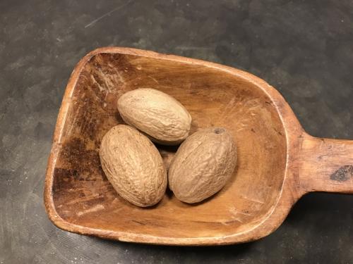 Muskotnöt hel (15-20 g, 3 nötter)