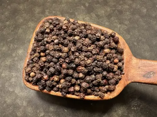 Svartpeppar hel marinerad i whisky (50 g)