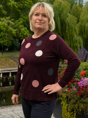 Jumper plommon prickig
