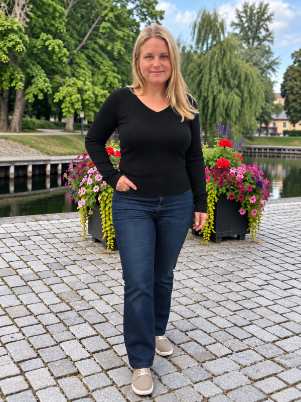 Stickad tröja svart