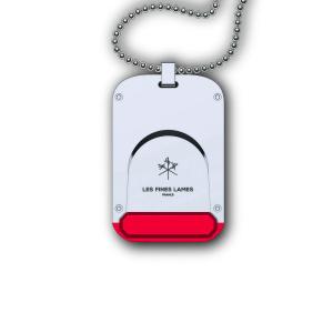 Les Fines Lames Le Tag röd