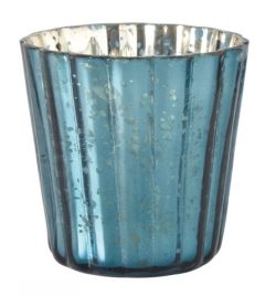 En Aqua blå värmeljushållare