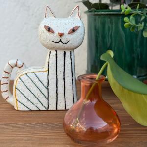 Katt, Vit keramik - Miljögården