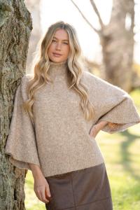 Tröja, Stickad med hög krage och vid ärm, Sand Willow - Capri Collection