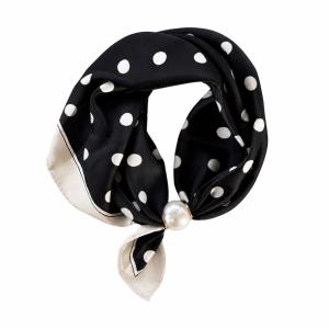 Scarves med magnetknäppe (vit pärla), Prickig Svart / Creme (70x70 cm) - Three M