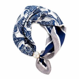 Scarves med magnetknäppe (vit pärla), Paisley Blå / Vit (70x70 cm) - Three M
