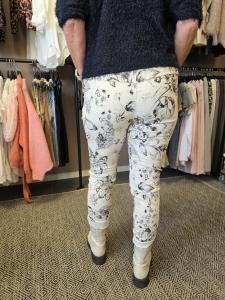 Magiskt stretchig byxa, Creme Bloom, Madde - Soulful Fashion