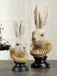 Kaninhuvud med guldkrage, 38 cm - A lot