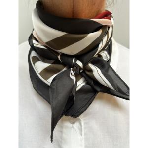 Scarves Svart / Creme / Brungrön / Puderrosa / Vinröd (70x70 cm) - Three M