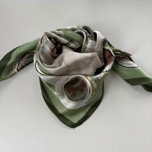 Scarves, Grön Multi, Rosetter (70x70 cm) - Three M