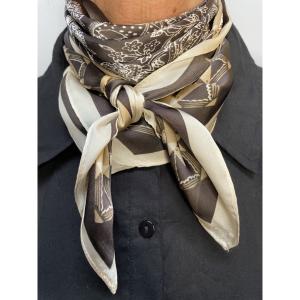 Scarves Paisley Creme, taupe och kamel  (70x70 cm) - Three M