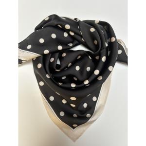 Scarves, Prickig Svart / Creme (70x70 cm) - Three M