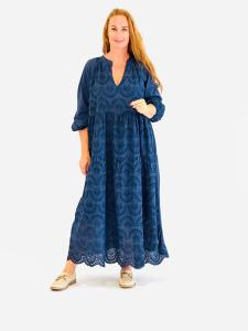 Maxiklänning, Broderi Anglaise Marinblå, Nelly - Cat & Co