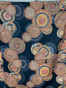 Halsduk, Svart med cirkelmönster - Mix by Heart