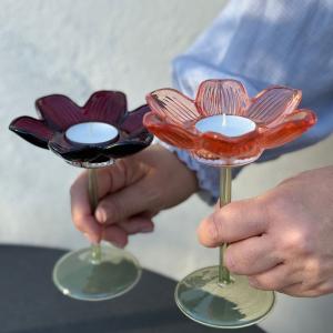 Ljusstake Kronblad, Burgundy (Höjd: 15,5 cm) - Miljögården     BERÄKNAD LEV: FEB/MARS