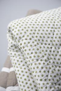 IB Laursen Quilt filt, Vit med gröna prickar