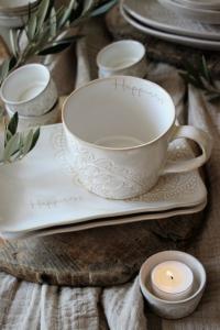 Mugg med öra, Happiness vit - Majas Cottage