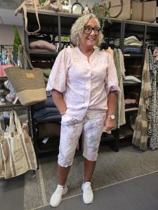 Magiskt stretchig capribyxa, Blommig Rosa, Titti - Caramelle Fashion