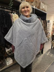 Poncho med pälsklädd insida, Grå - Caramelle Fashion