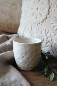 Mugg Happy Thoughts All Day Long - Majas Cottage     KOMMER I JAN