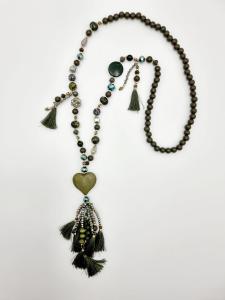 Halsband Långt, Hjärta och tofs, Army - Cat & Co