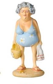 Dam i blåblommig baddräkt - IB Laursen