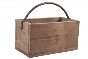 Trälåda med handtag i metall