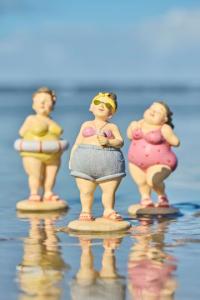 Dam i rosa bikini-bh och shorts - IB Laursen