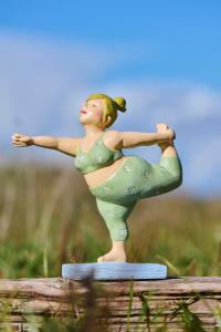 Yogadam i gröna trikåer - Ib Laursen