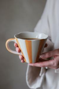 Majas Mugg, Randig ockra - Majas Cottage