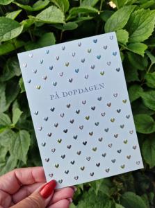 På dopdagen, Hjärtan på ljusgrön botten - Pictura