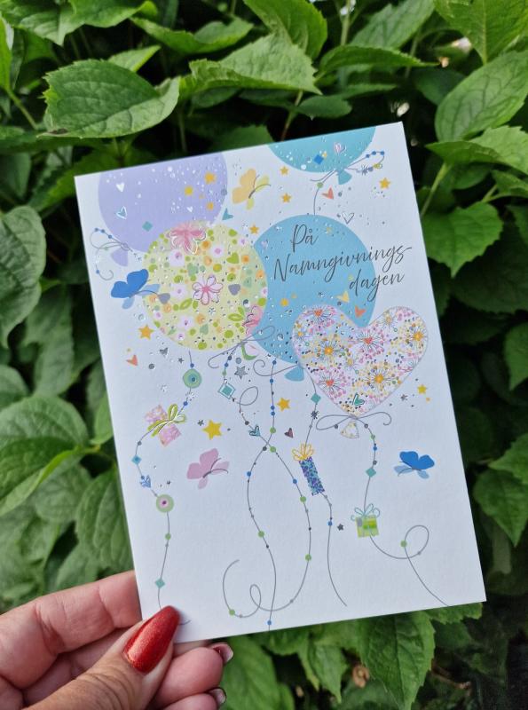 På Namngivningsdagen, Kort med ballonger, paket och fjärilar - Pictura
