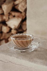 Majas Kopp med fat, Glas, JOYFUL - Majas Cottage