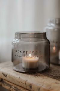 Ljuslykta "Acceptans Inre harmoni", Rökfärgat glas - Majas Cottage