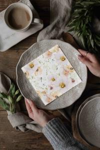 Servett Blossoms & Butterflies - Majas Cottage