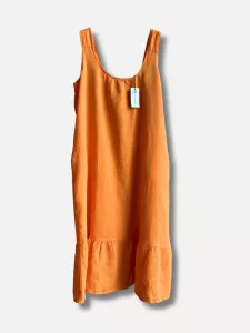 Linneklänning utan ärm, volang nertill, Mandarin Cilla - Reunion     BERÄKNAD LEV: APRIL