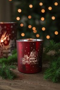 Majas Ljuslykta, Winter Cottage (Röd, 7x8 cm) - Majas Cottage