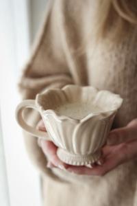 Majas Mugg Blomstra, Sand - Majas Cottage     BERÄKNAD LEV: OKT