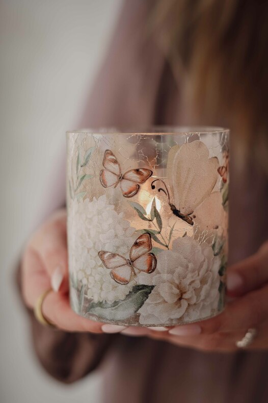 Majas Lykta Hortensia & Butterflies 9x10 cm - Majas Cottage    BERÄKNAD LEV: APRIL