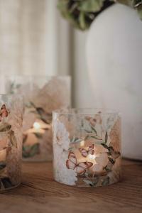 Majas Lykta Hortensia & Butterflies 10x10 cm - Majas Cottage    BERÄKNAD LEV: APRIL