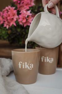 Majas Mugg Fika, Brun utan öra - Majas Cottage    BERÄKNAD LEV: FEB
