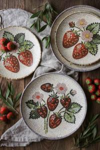 Majas Fat Strawberry Mosaic Litet 21x2,5 cm - Majas Cottage