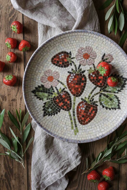 Majas Fat Strawberry Mosaic Stort 26,5x2,8 cm - Majas Cottage