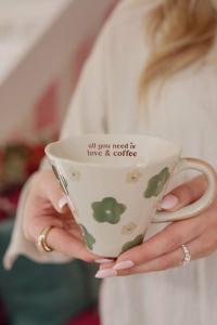 Majas Mugg, All you need is love & coffee - Majas Cottage     BERÄKNAD LEV: JAN