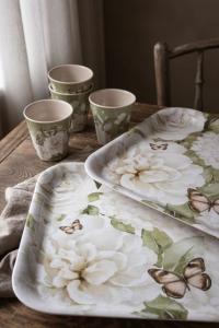 Majas Bricka Hortensia & Butterflies - Majas Cottage    BERÄKNAD LEV: Maj