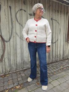 Stickad Kofta, Offwhite med röda hjärtknappar, Amanda - Chica London / Caramelle Fashion