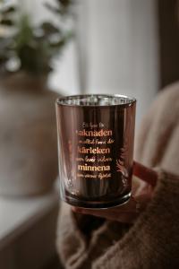 Majalykta Saknaden, Minnena, Kärleken - Majas Cottage    BERÄKNAD LEV: SEP