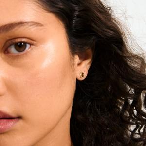 Örhängen Between, Guldpläterad - Pilgrim