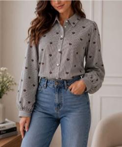 Blus med lång ärm, Brun randig med hjärtan, Moa - Caramelle Fashion    BERÄKNAD LEV: OKT